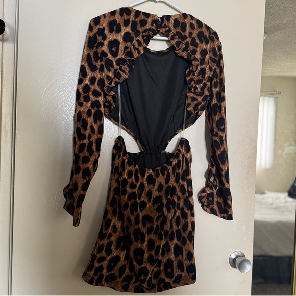 3/for$10🍒 FASHION NOVA Leopard Dress, Open Back (Large) 🐅 NEW w/o tags - Picture 5 of 8